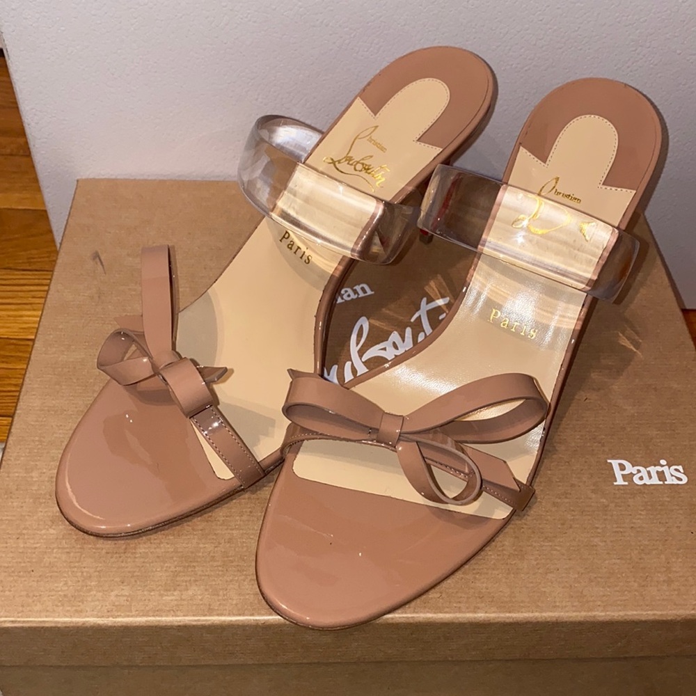 Christian Louboutin Just Nodo 42 beige